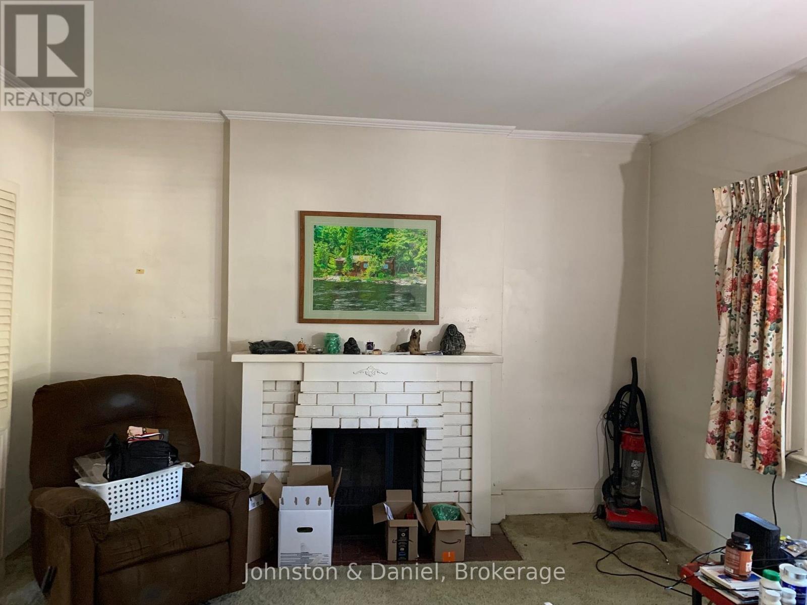 42 LASCELLES BOULEVARD Toronto (Yonge-Eglinton) Ontario Canada M5P2E1 2