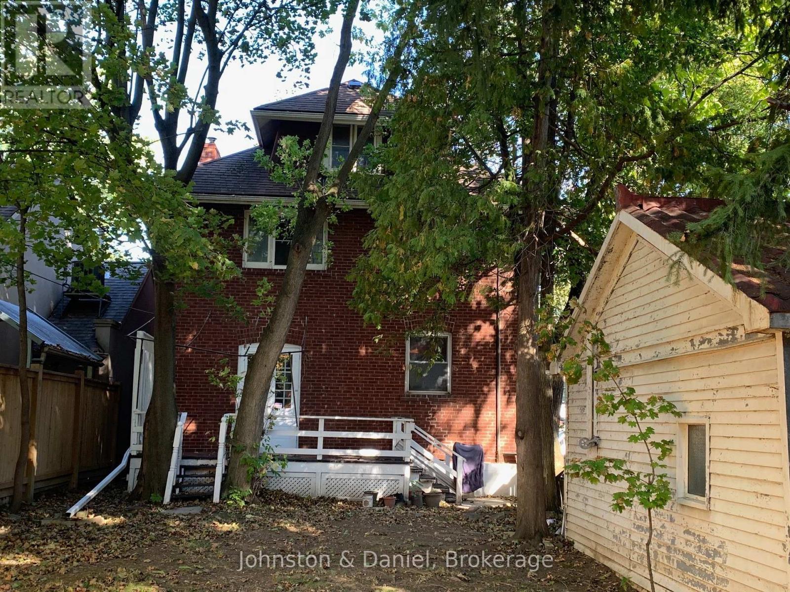 42 LASCELLES BOULEVARD Toronto (Yonge-Eglinton) Ontario Canada M5P2E1 3