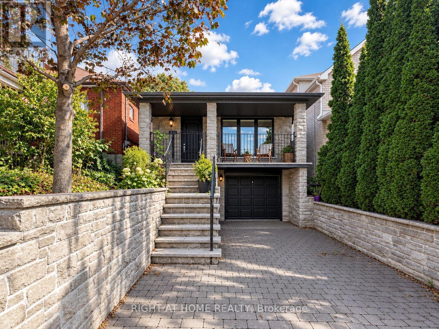 497 NORTHCLIFFE BOULEVARD, Toronto, Ontario