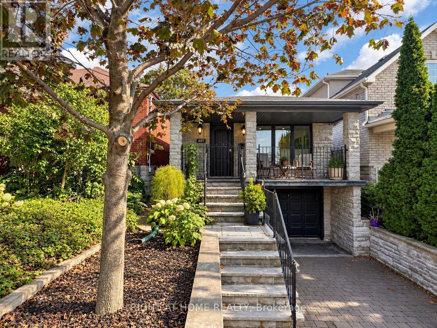 497 Northcliffe Boulevard, Toronto, Ontario  M6E 3L4 - Photo 2 - C14081940