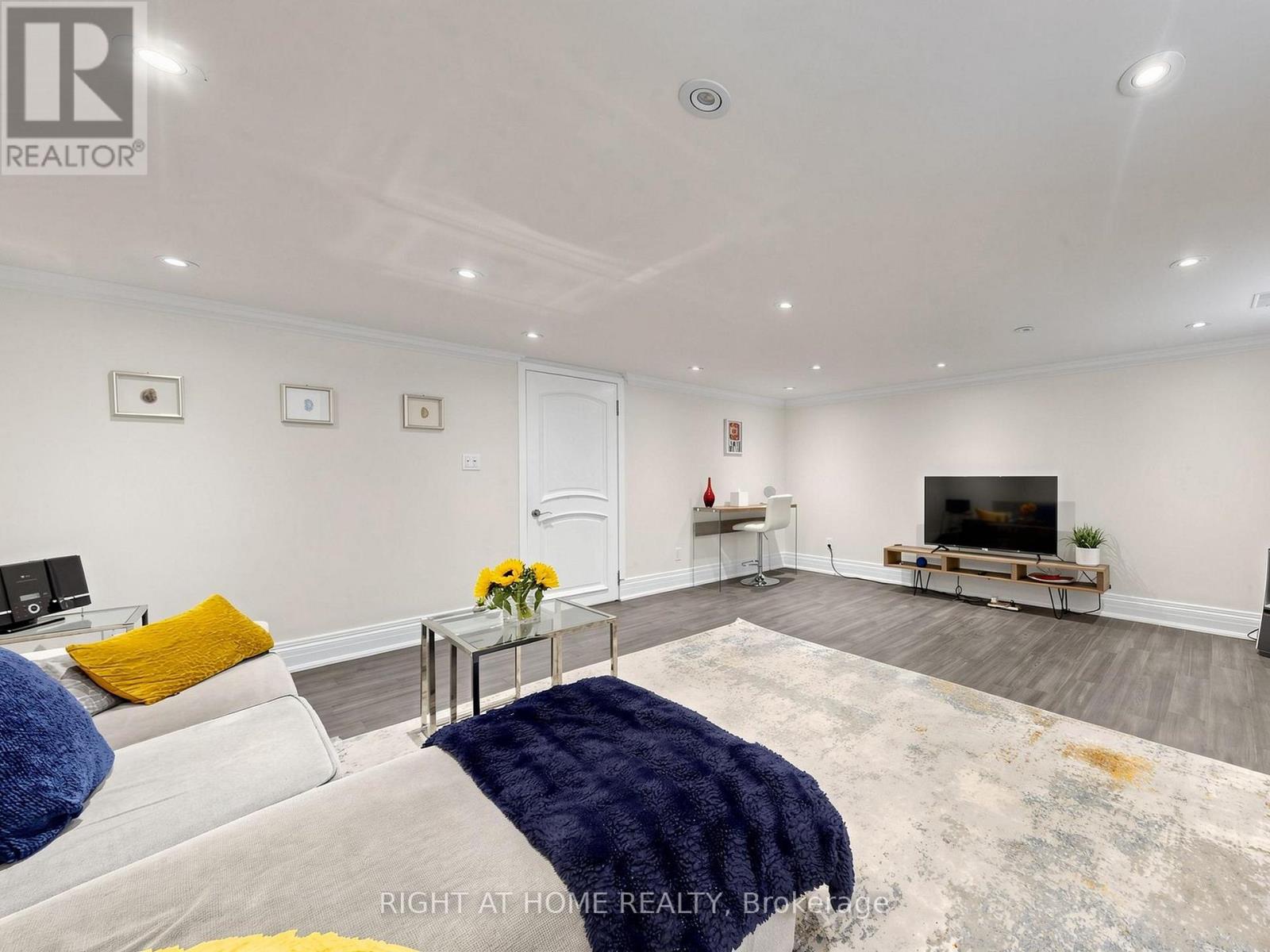 497 Northcliffe Boulevard, Toronto, Ontario  M6E 3L4 - Photo 23 - C14081940