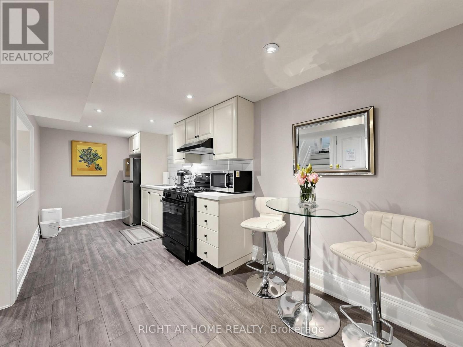 497 Northcliffe Boulevard, Toronto, Ontario  M6E 3L4 - Photo 24 - C14081940
