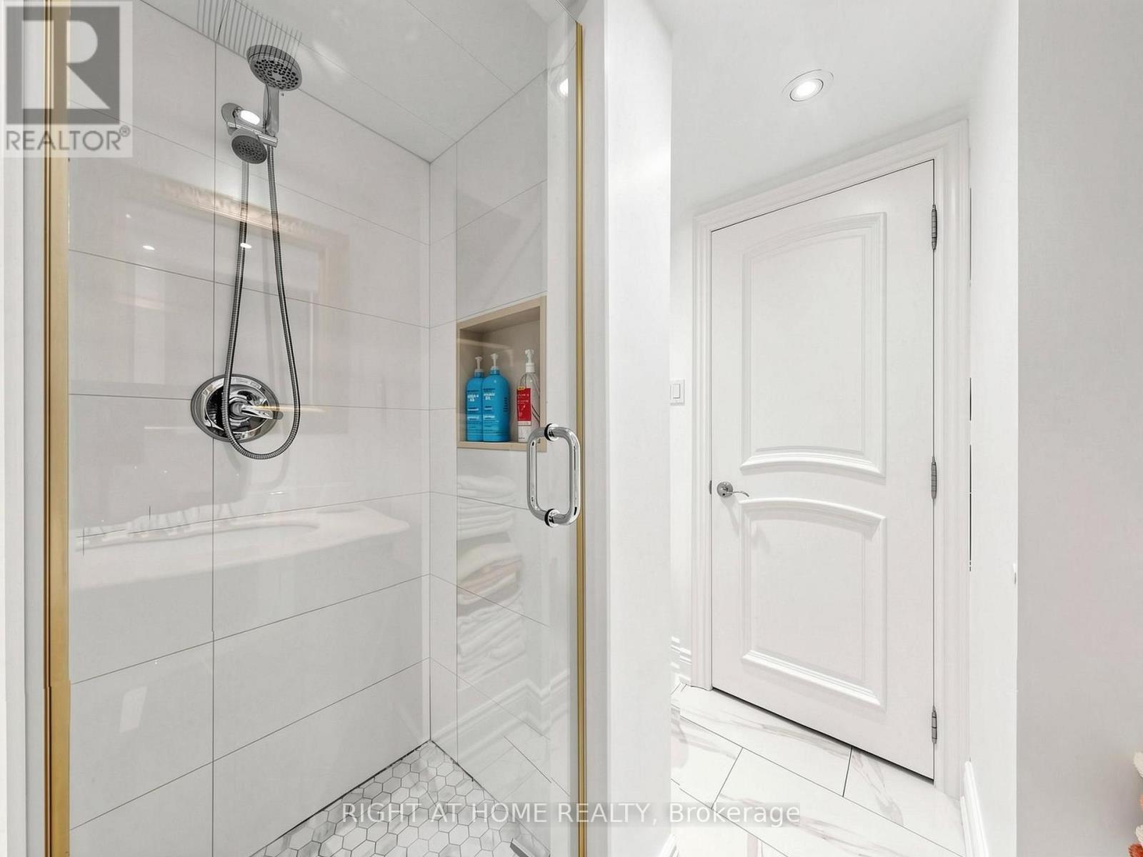 497 Northcliffe Boulevard, Toronto, Ontario  M6E 3L4 - Photo 29 - C14081940