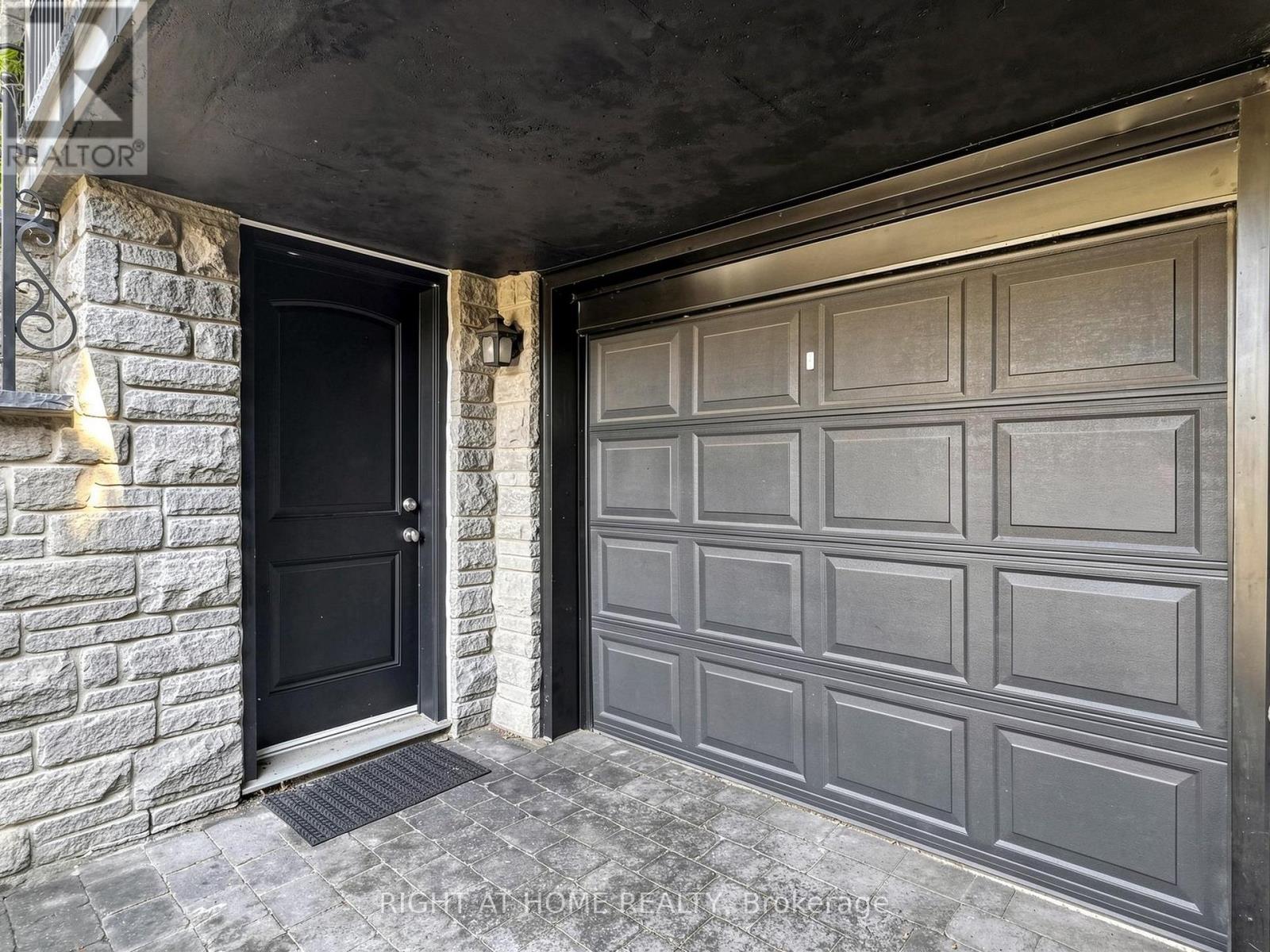 497 Northcliffe Boulevard, Toronto, Ontario  M6E 3L4 - Photo 4 - C14081940