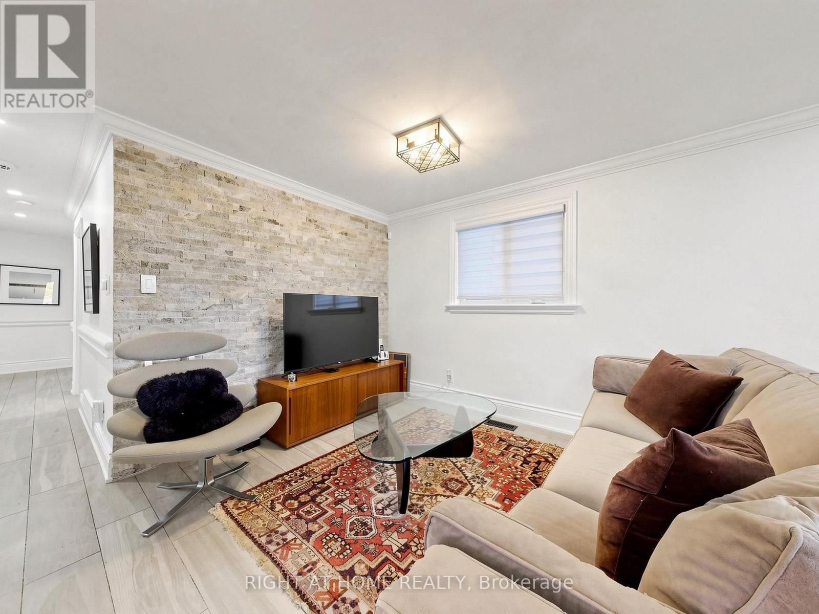 497 Northcliffe Boulevard, Toronto, Ontario  M6E 3L4 - Photo 7 - C14081940