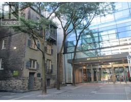 6 TRINITY SQUARE, Toronto, Ontario