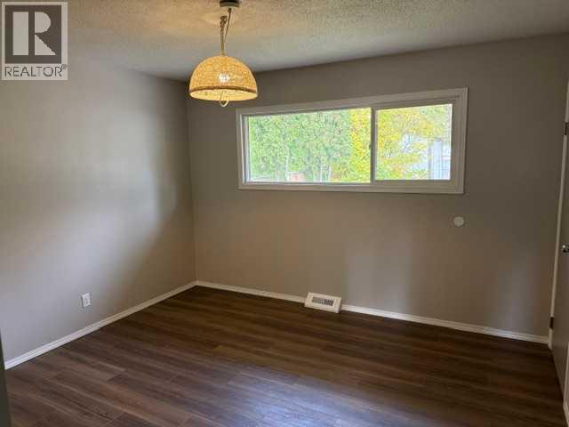 8 Mcleod Drive, Whitecourt, Alberta  T7S 1H3 - Photo 11 - A2352138
