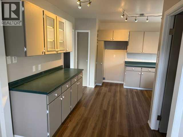 8 Mcleod Drive, Whitecourt, Alberta  T7S 1H3 - Photo 7 - A2352138