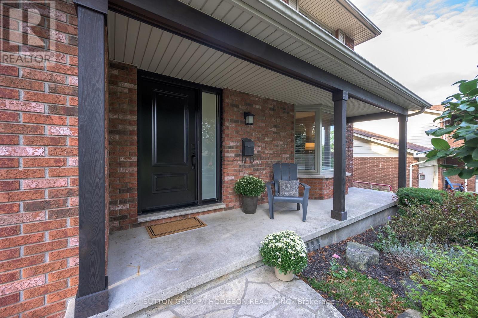 61 SOMERSET ROAD London South (South K) Ontario Canada N6K3M6 2