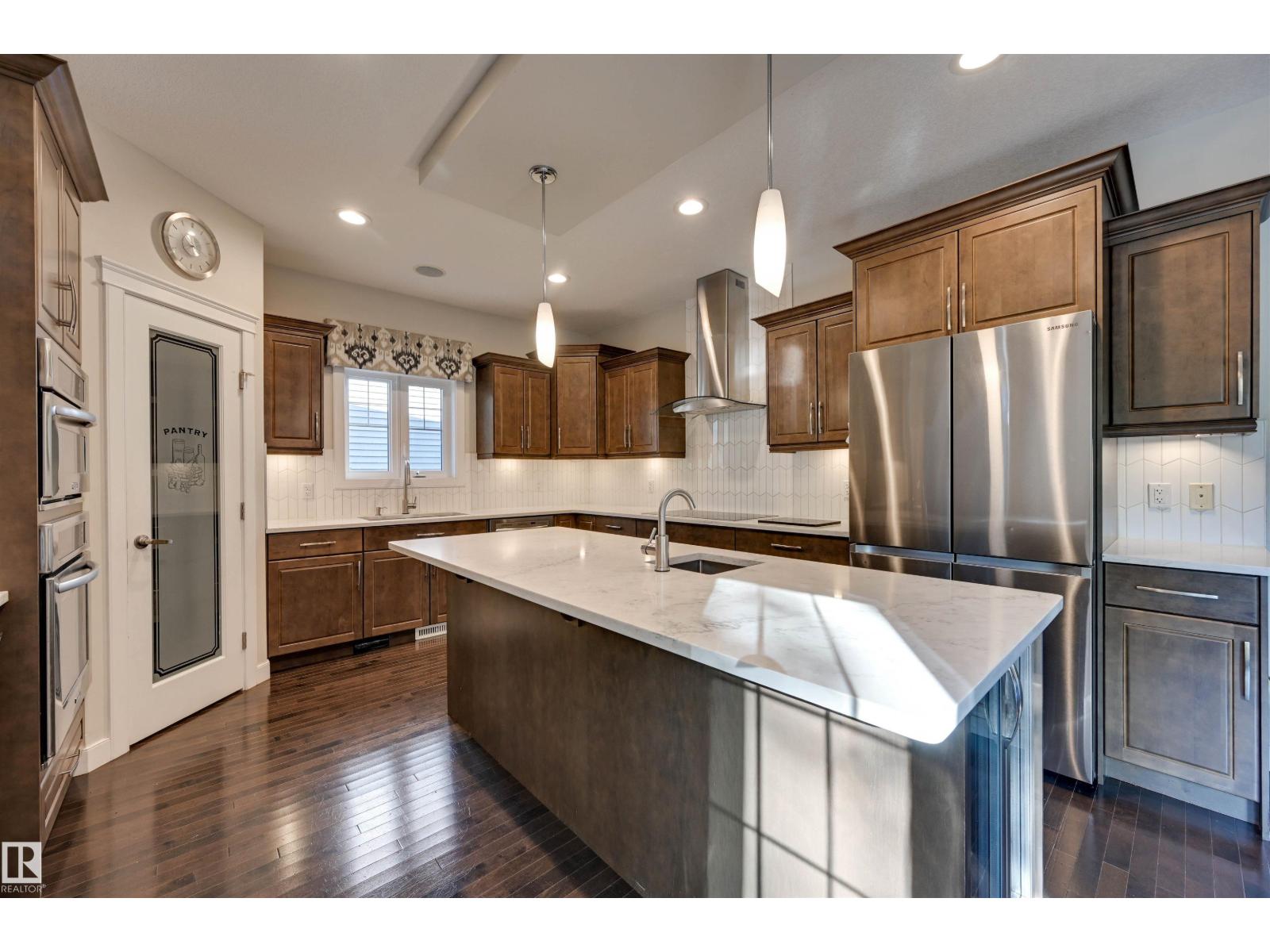 2327 FREZENBERG AV NW