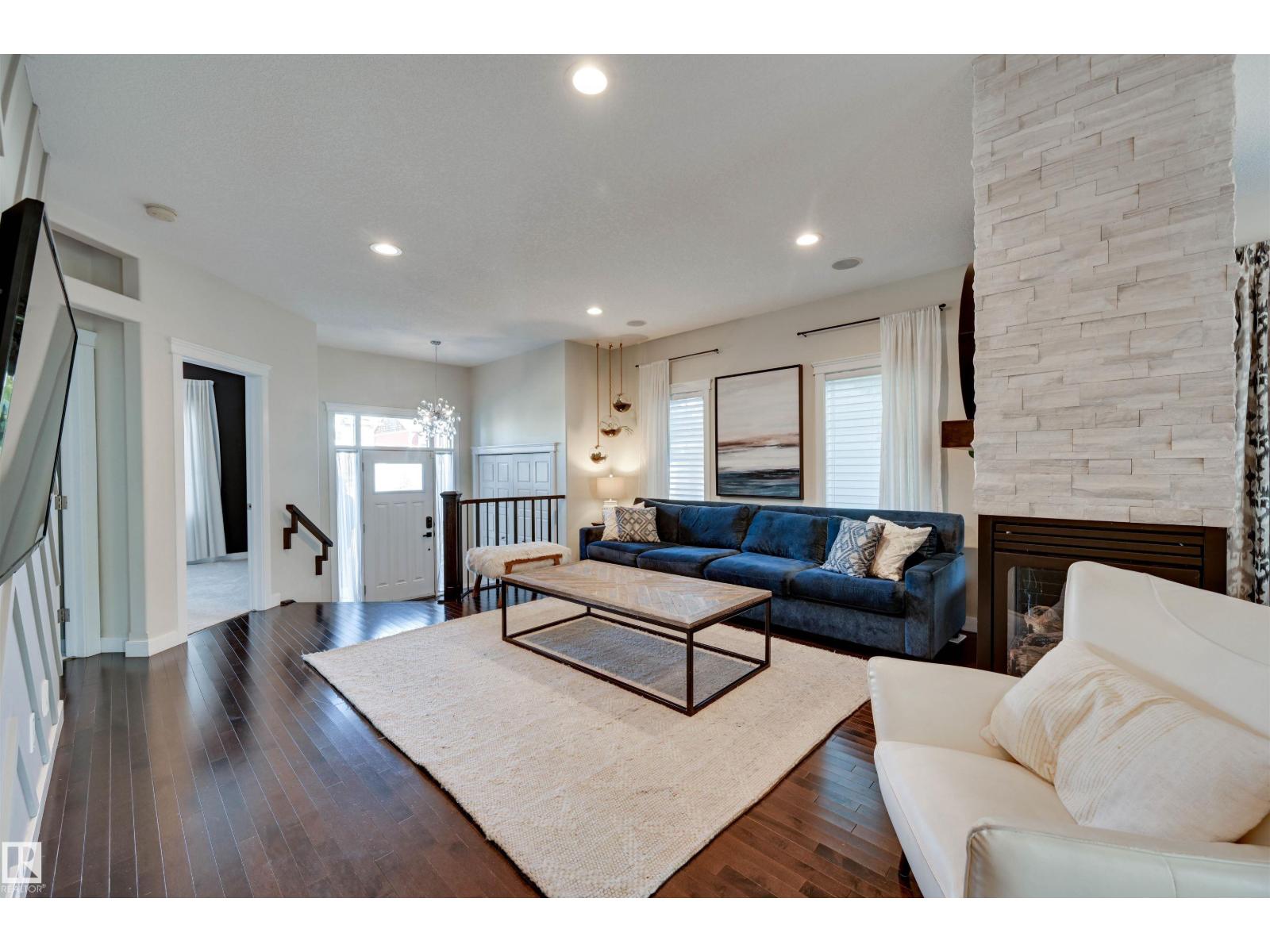 2327 FREZENBERG AV NW