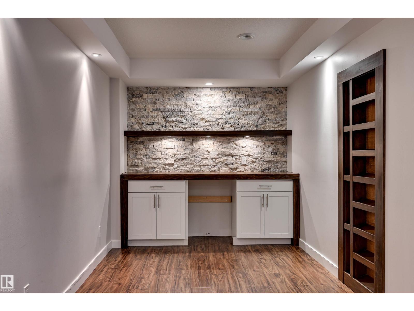 2327 FREZENBERG AV NW