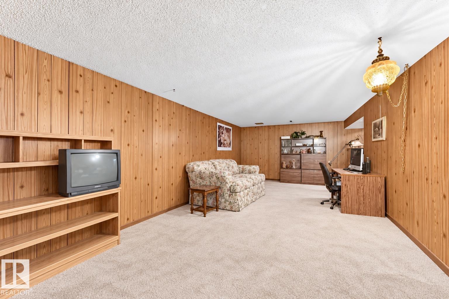 13515 86 ST NW NW
