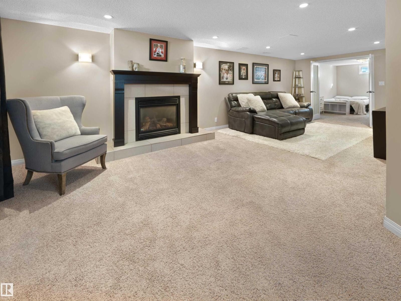 14527 86 AV NW