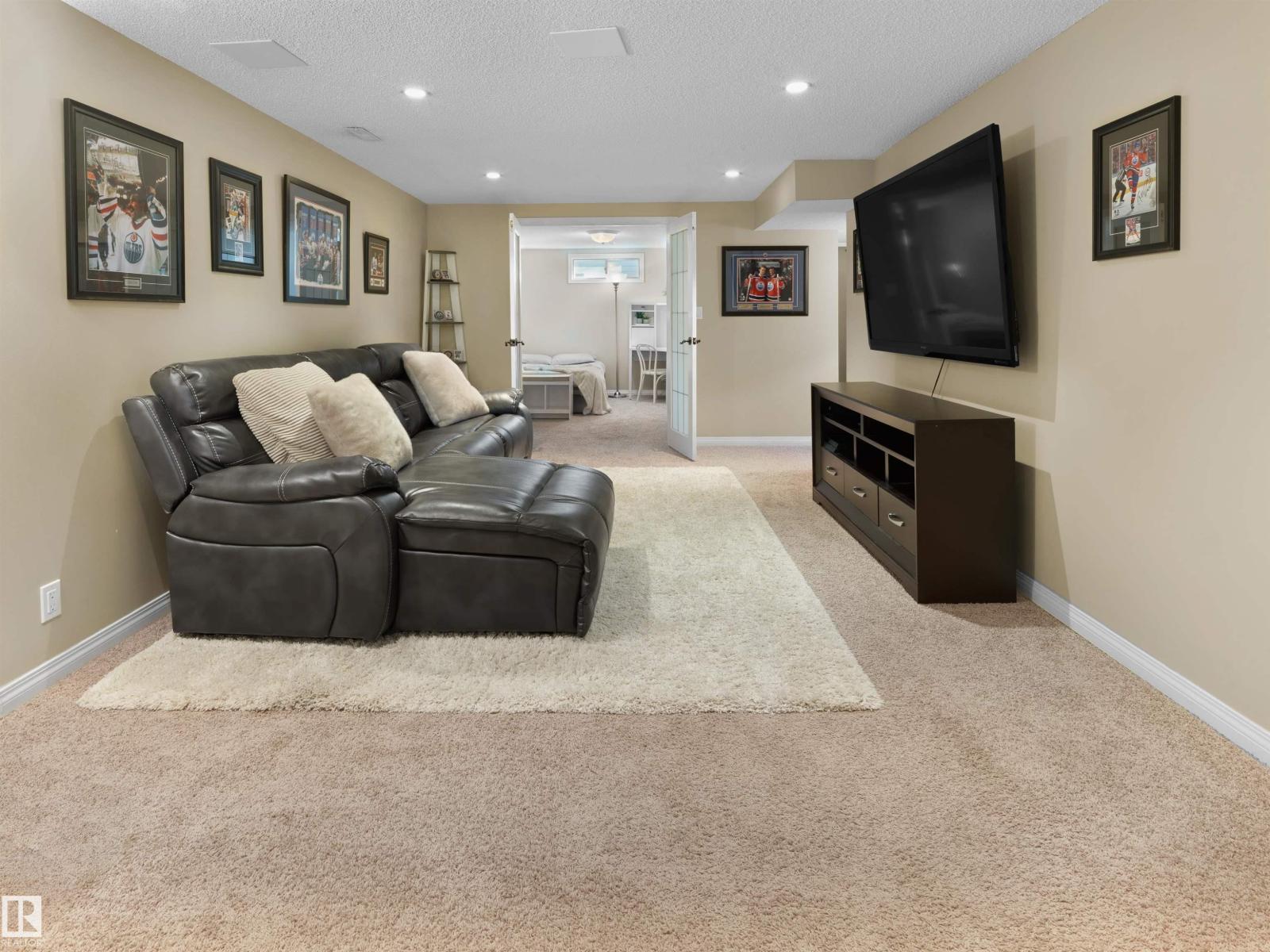 14527 86 AV NW