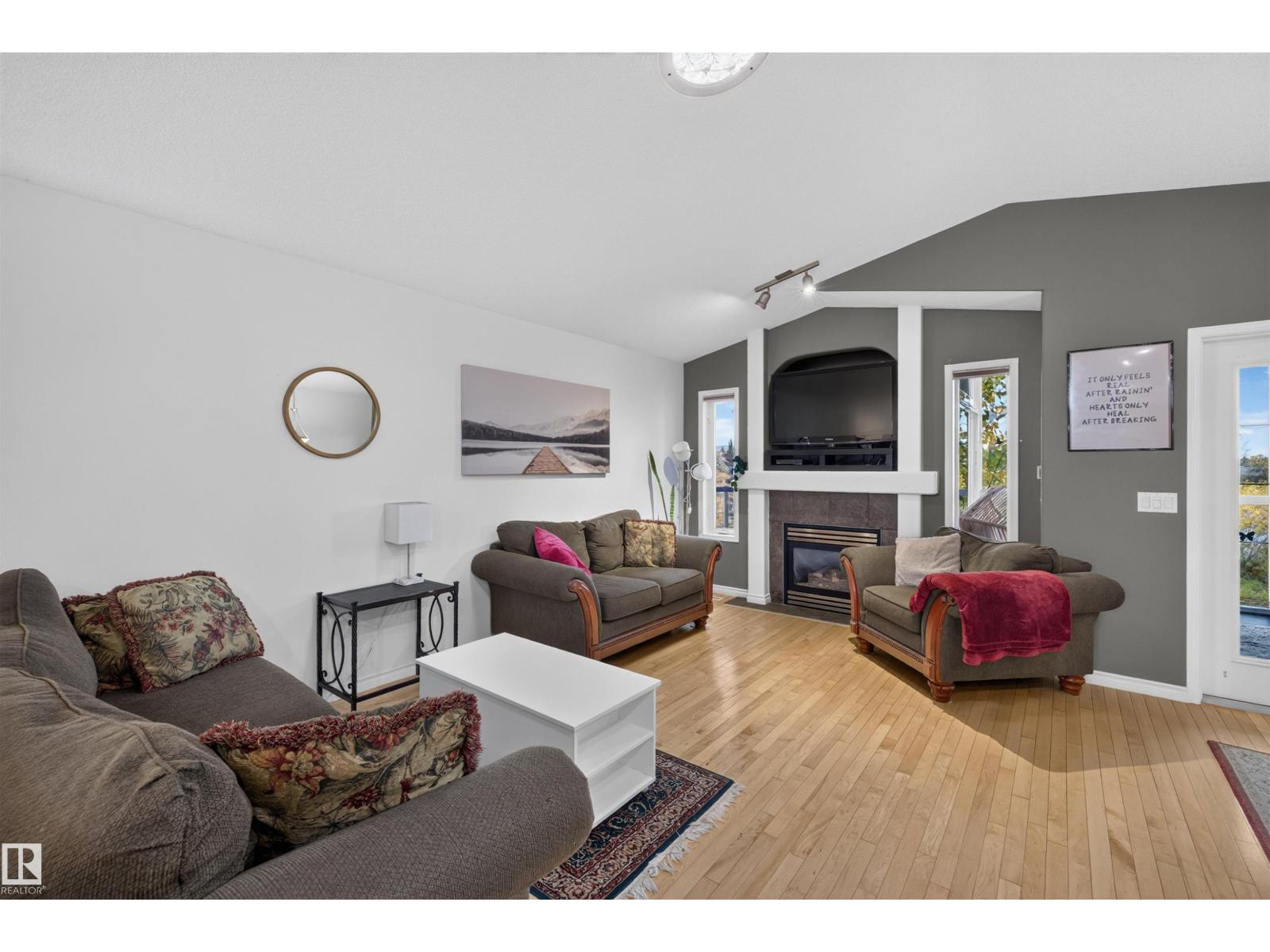 54 FOXHAVEN WY