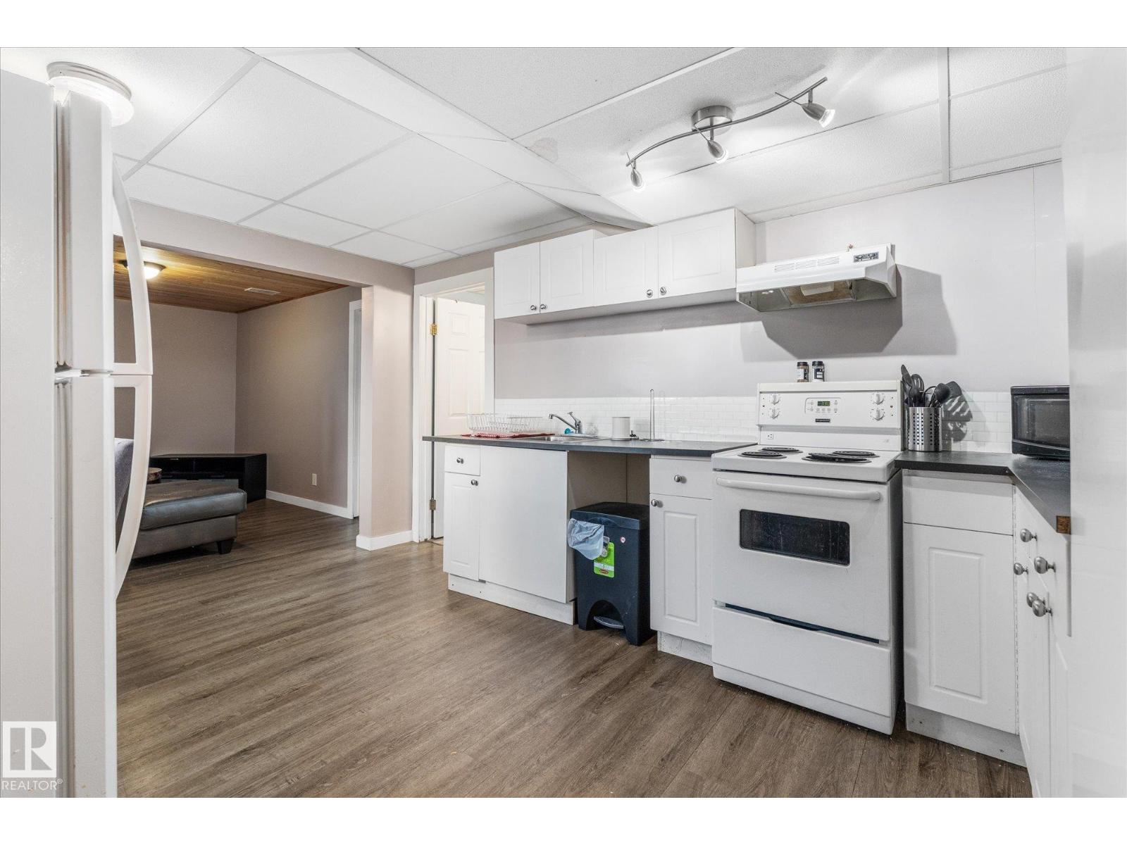 33 CAMPBELL RD