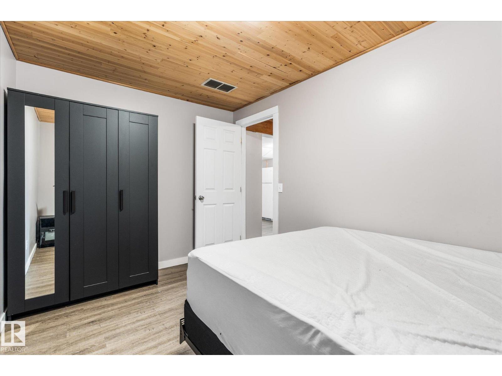 33 CAMPBELL RD