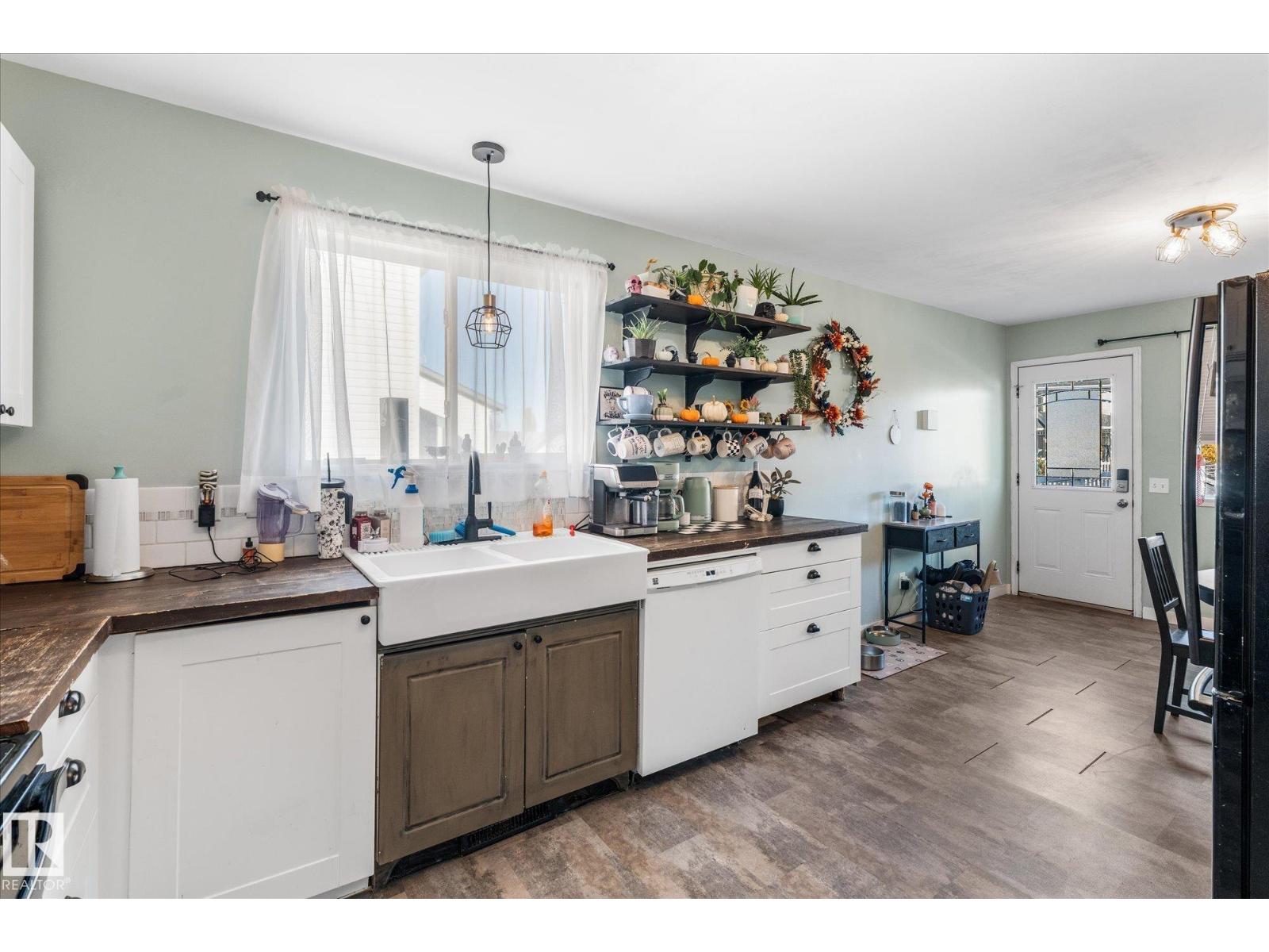 33 CAMPBELL RD