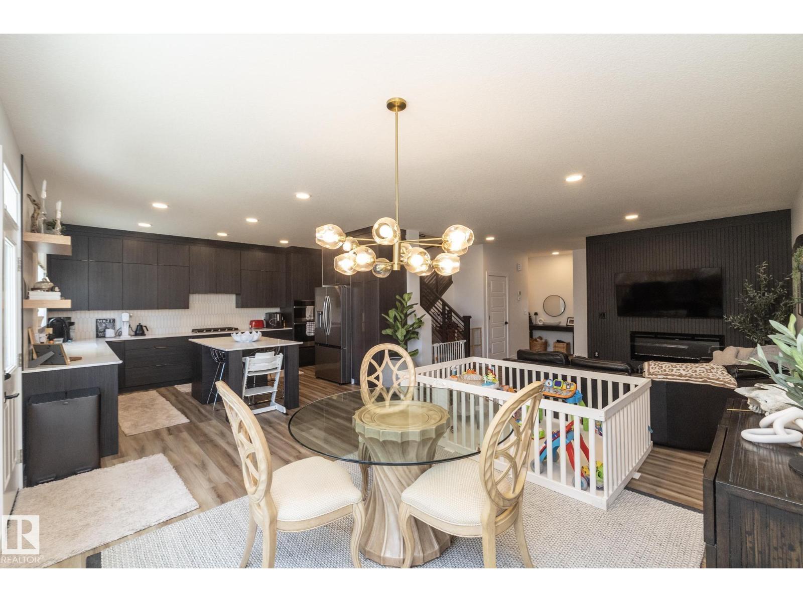 54 KINGSBURY CI