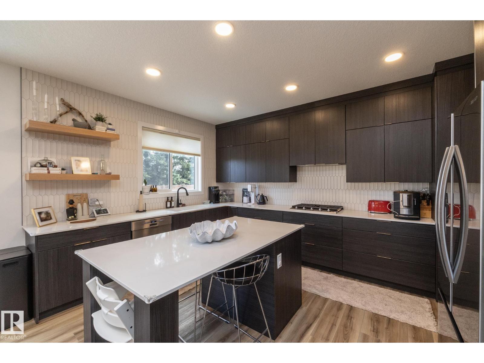 54 KINGSBURY CI