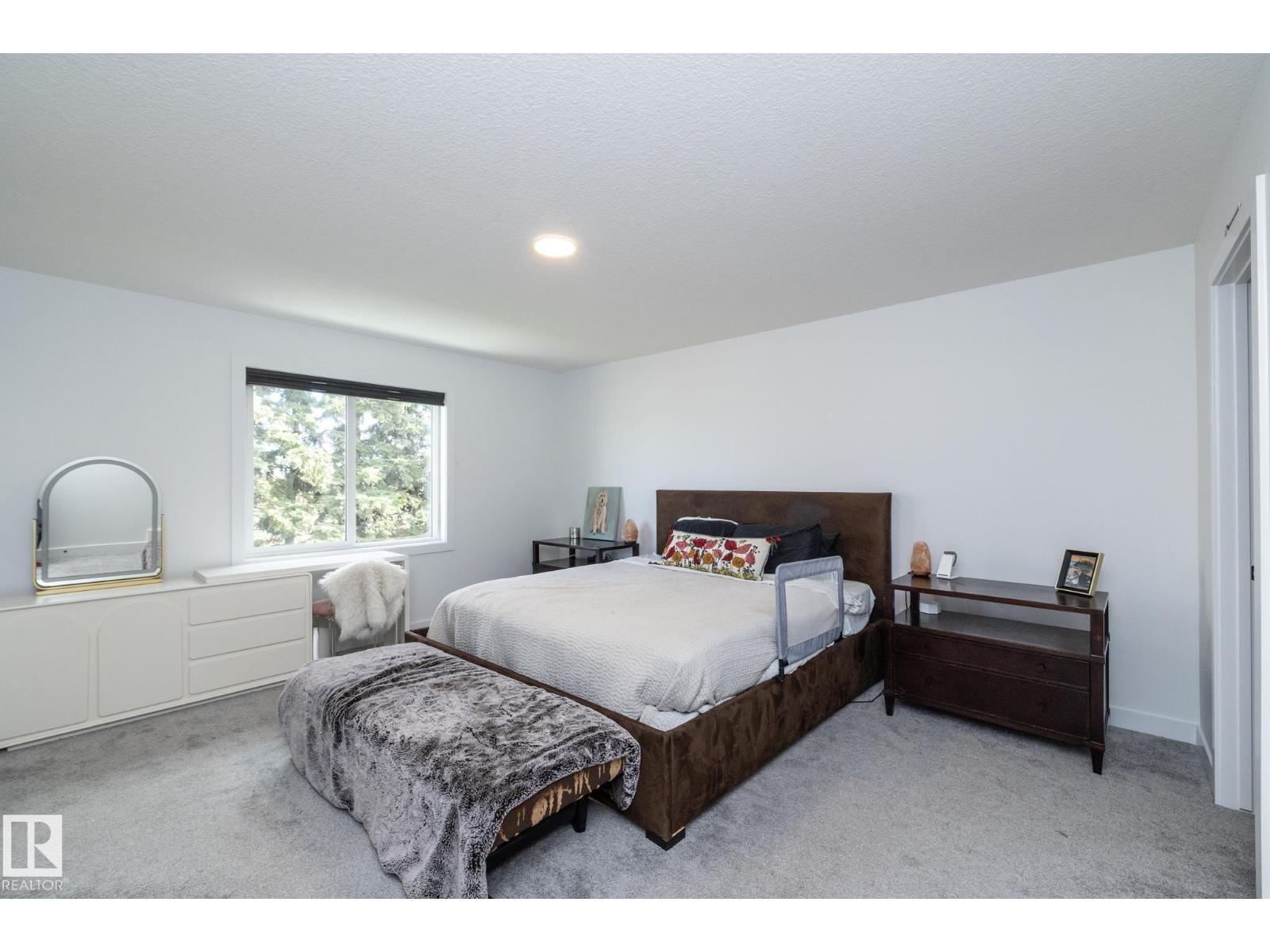 54 KINGSBURY CI