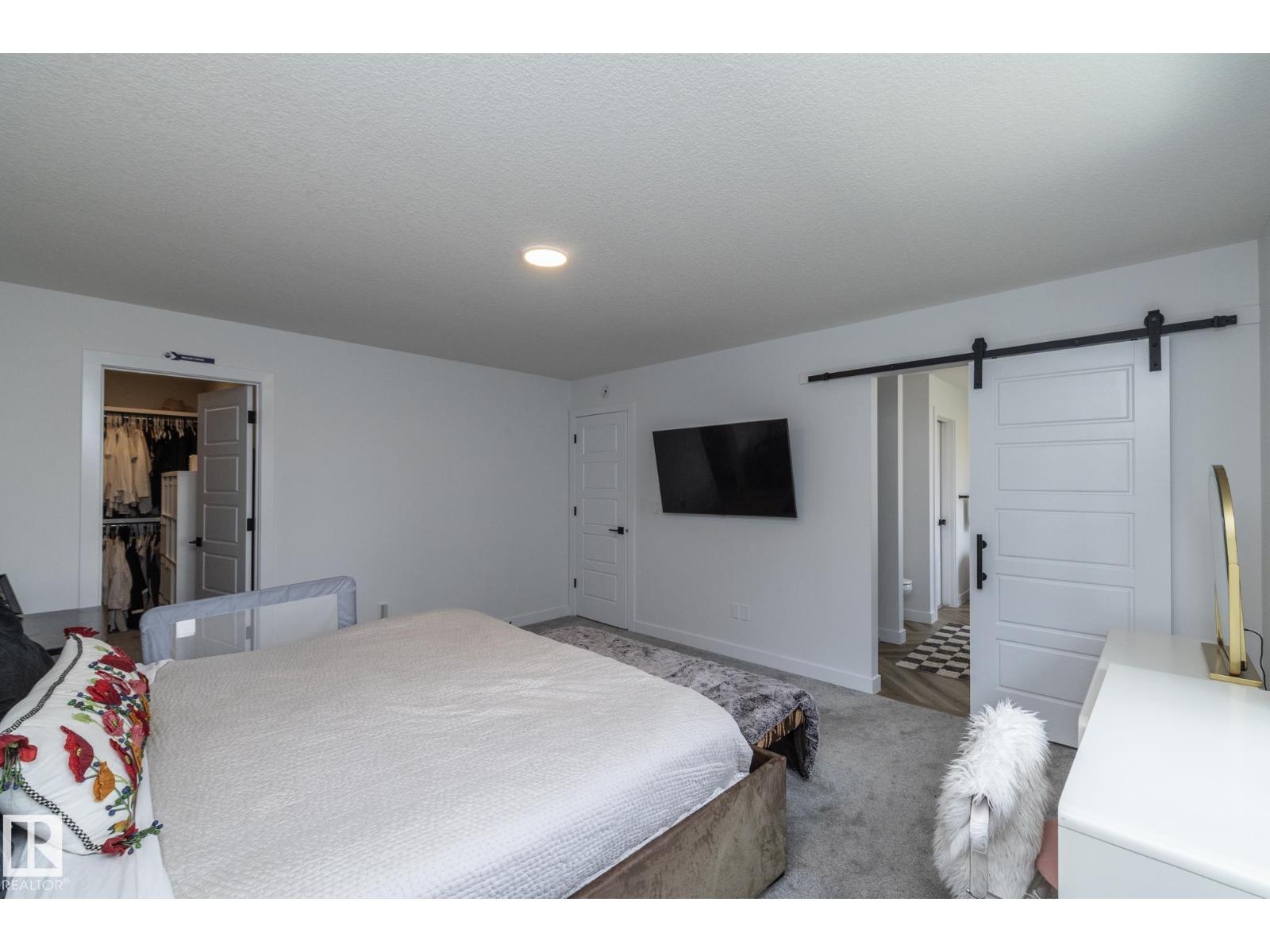 54 KINGSBURY CI