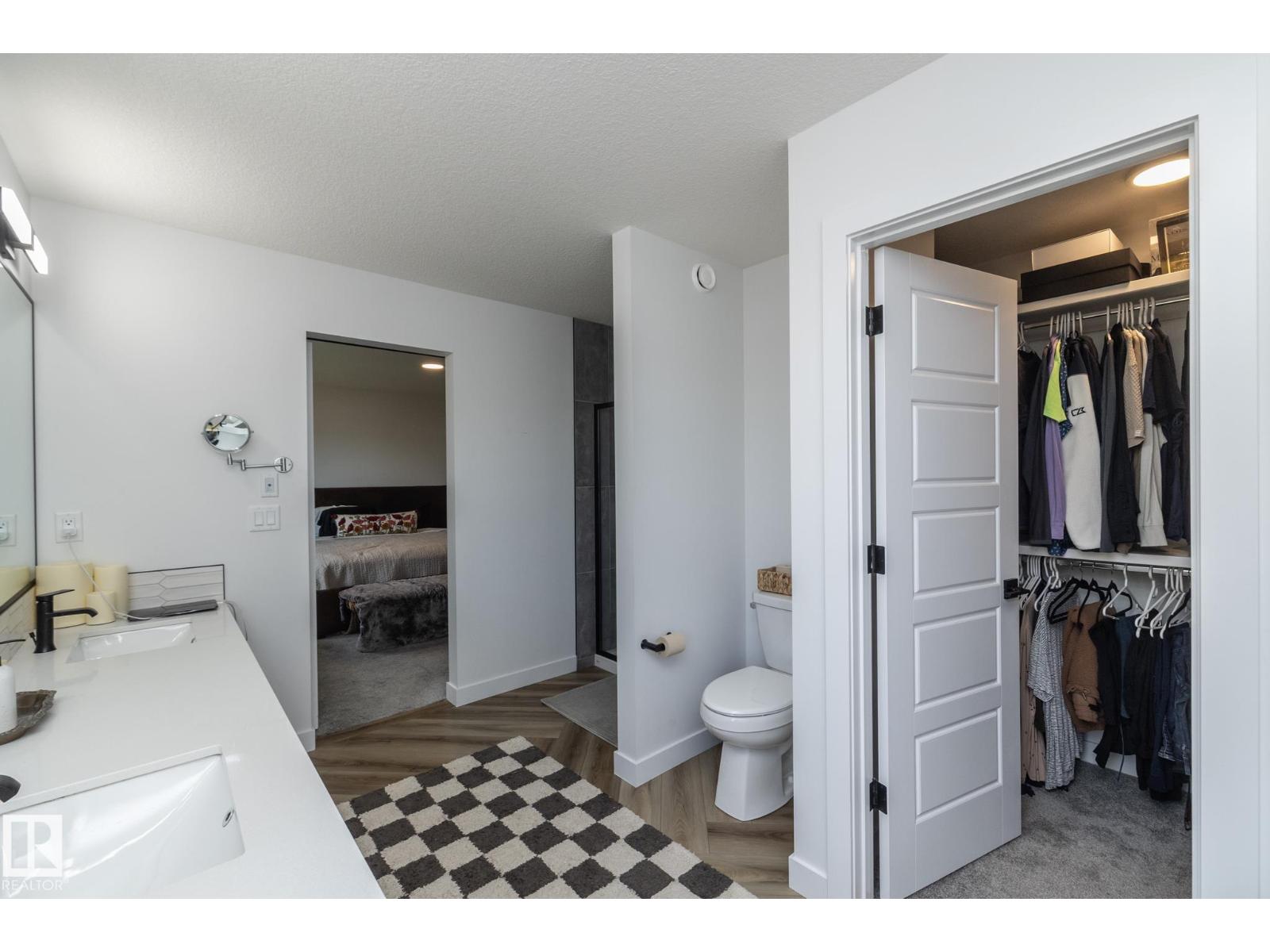 54 KINGSBURY CI