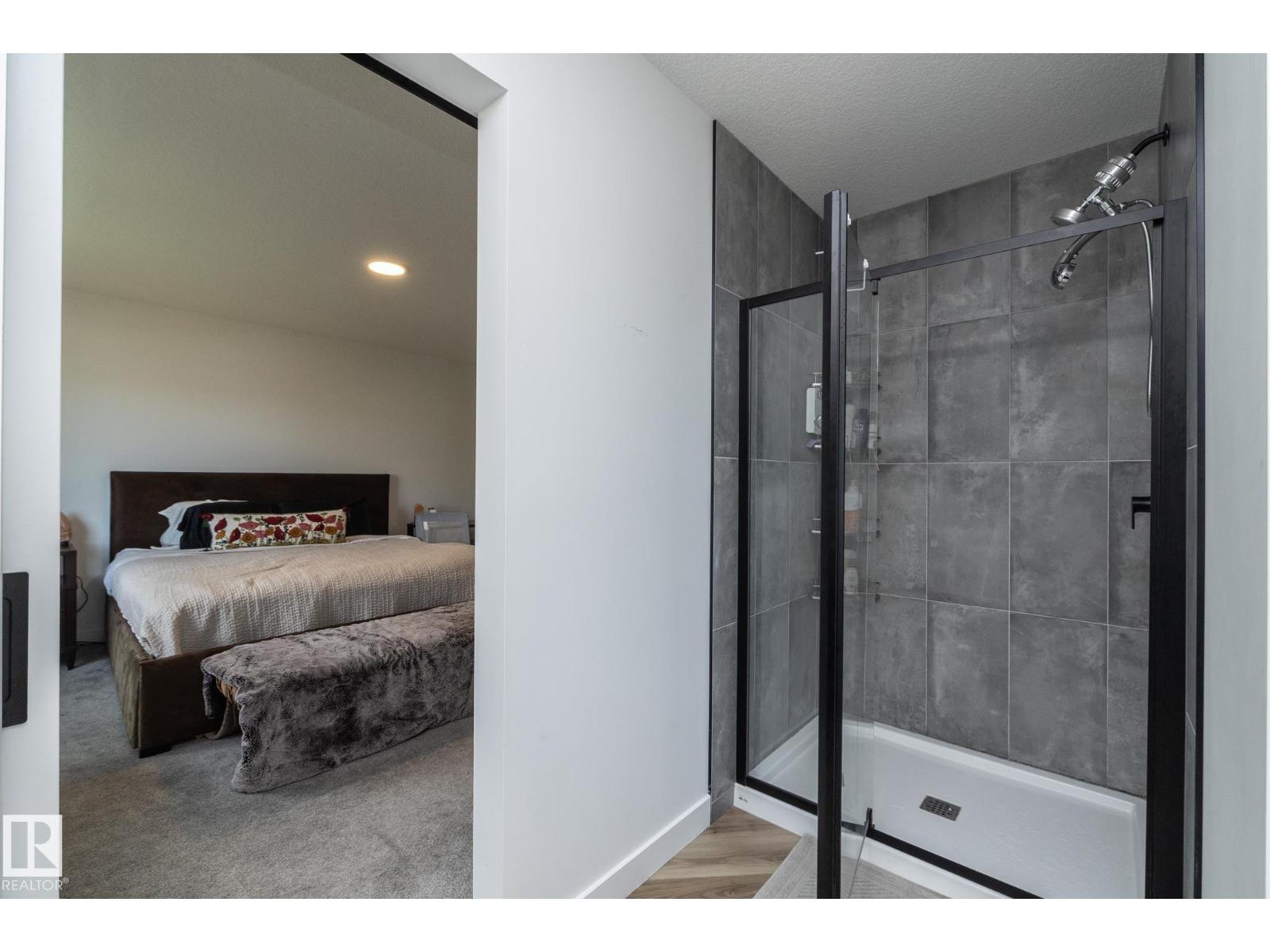 54 KINGSBURY CI