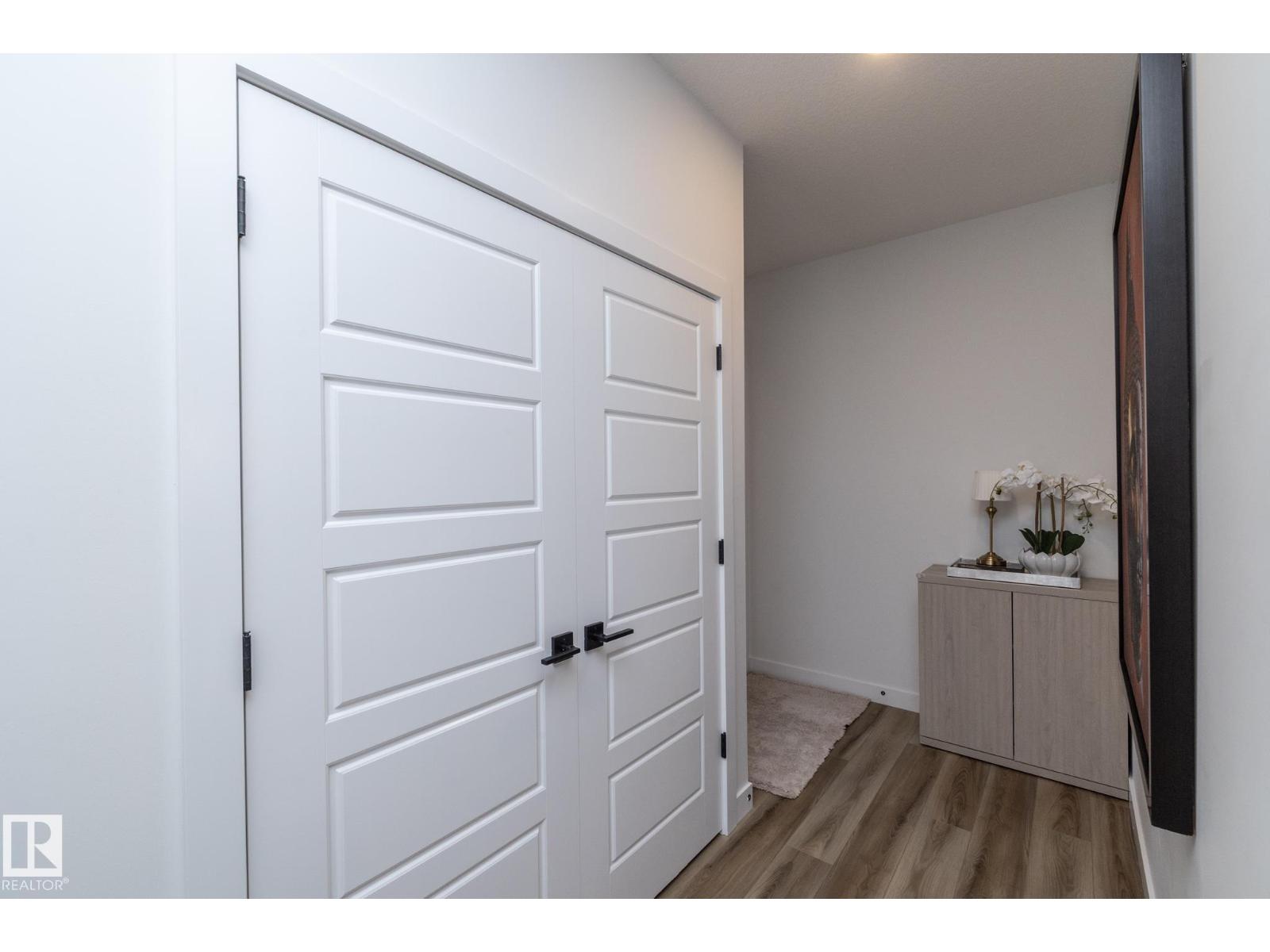 54 KINGSBURY CI