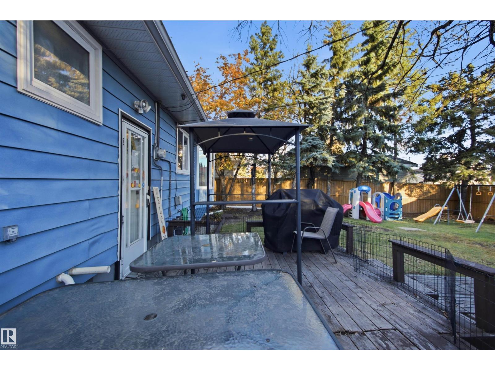 15933 95 AV NW