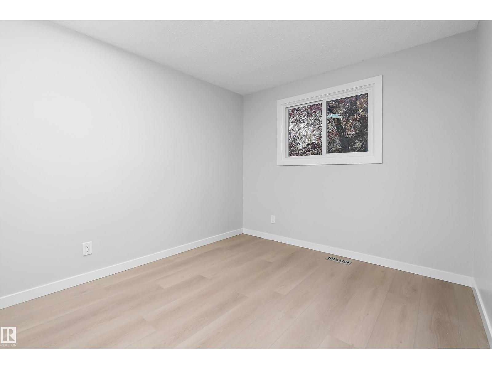 10928 34A AV NW