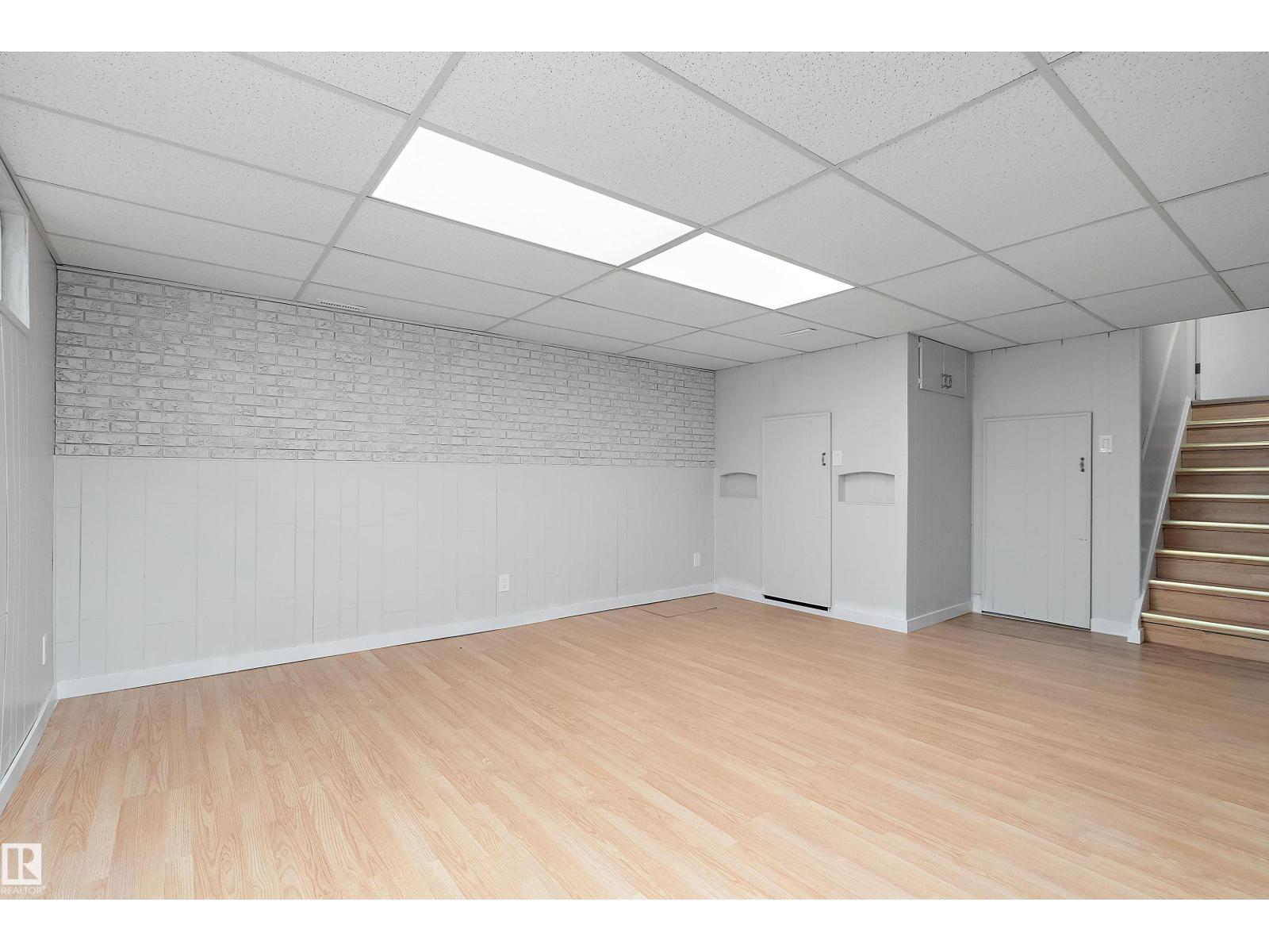 10928 34A AV NW