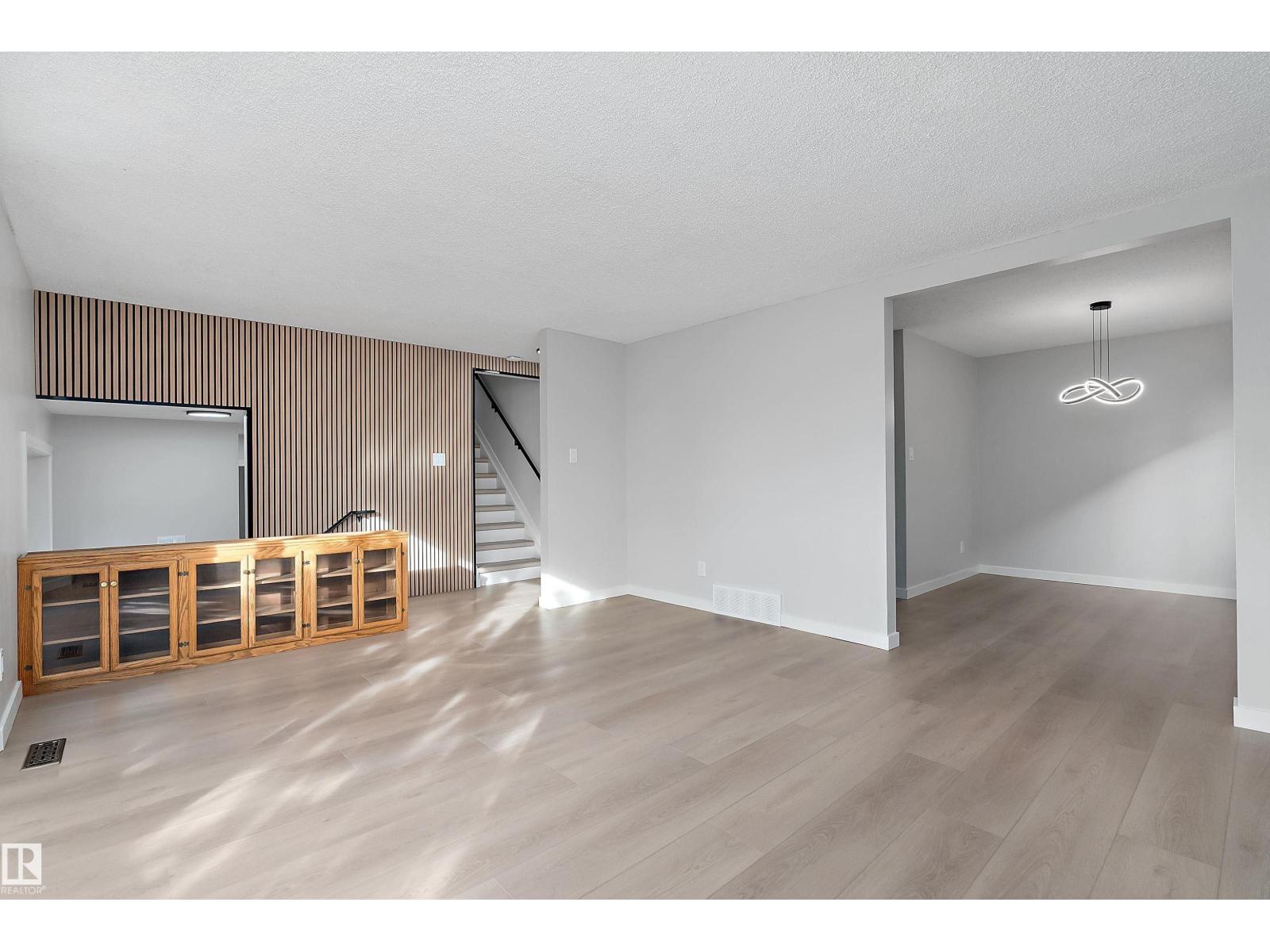 10928 34A AV NW
