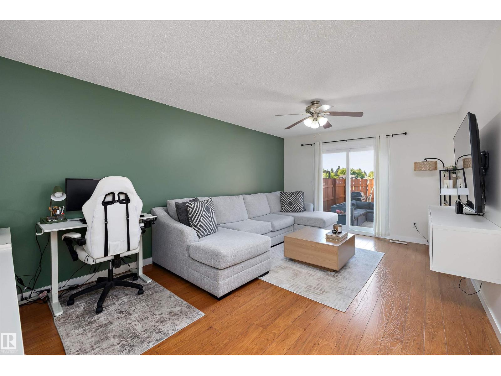 14207 23 ST NW