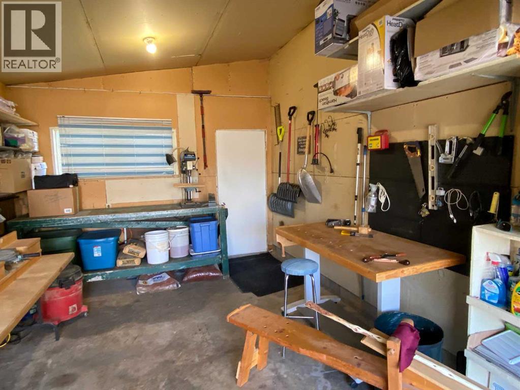 3 Lake Bevan Drive E