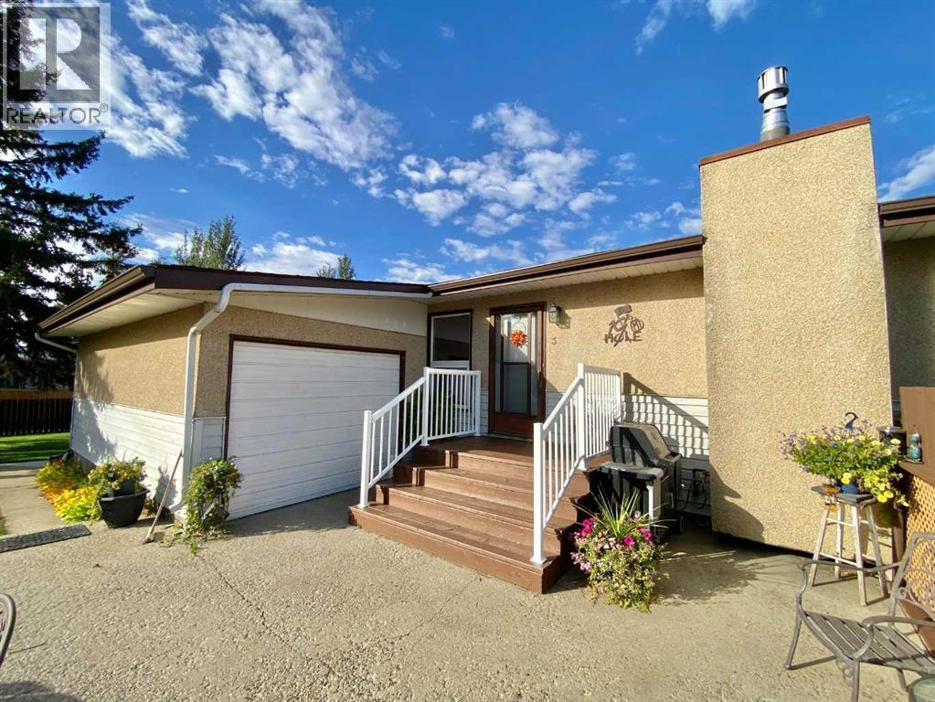 3 Lake Bevan Drive E