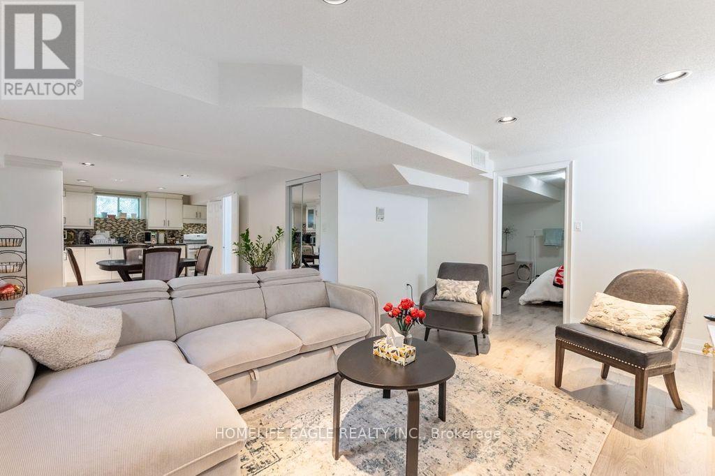 118 May Avenue, Richmond Hill, Ontario  L4C 3S6 - Photo 24 - N14082096