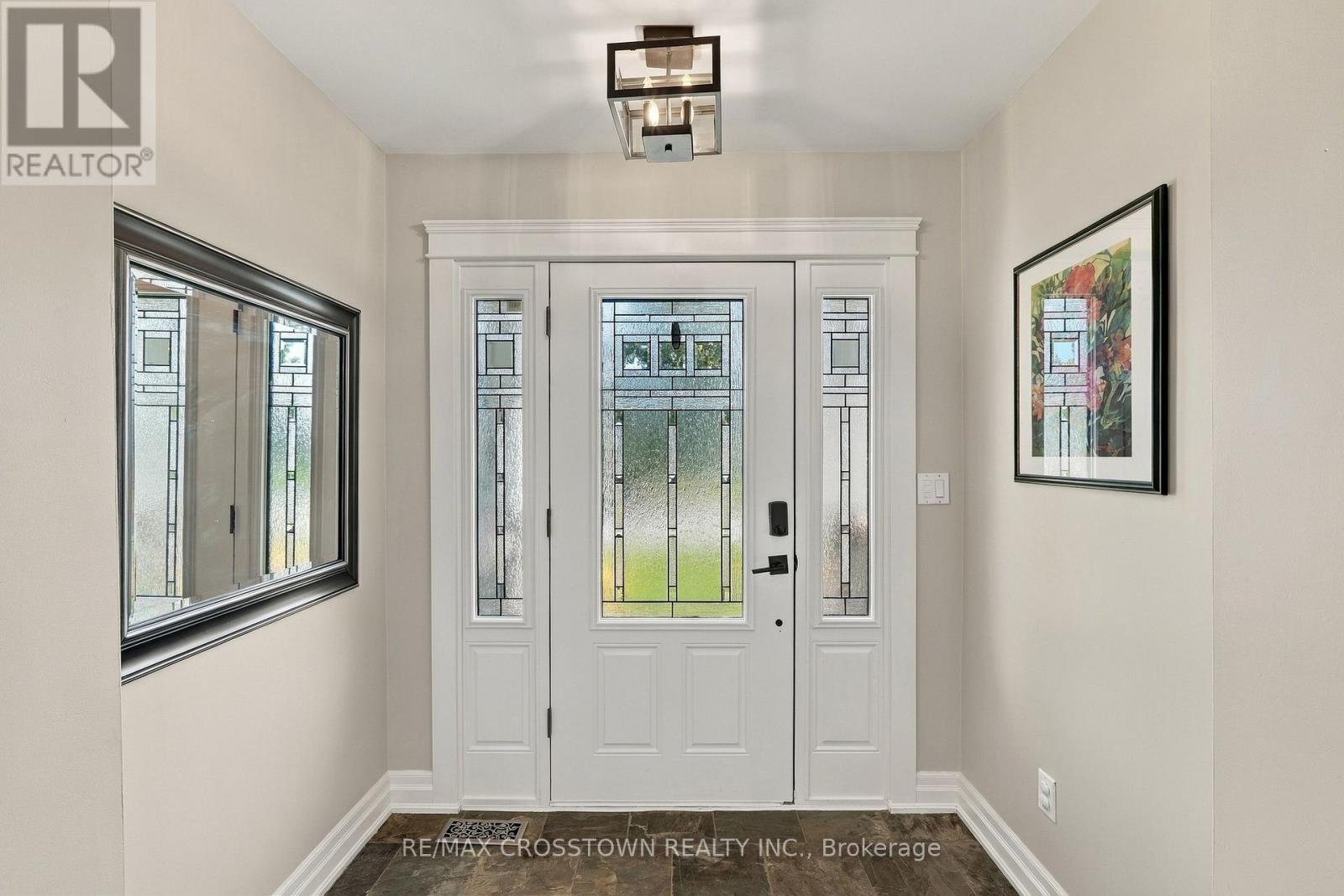 20 Idlewood Drive, Springwater, Ontario  L9X 0P6 - Photo 4 - S14082060
