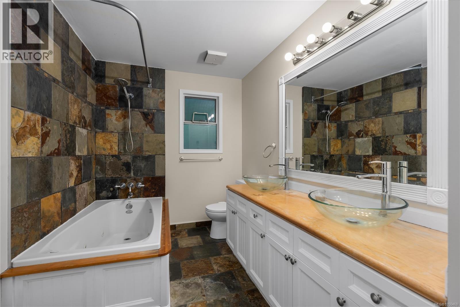 1001 Timberwood Dr