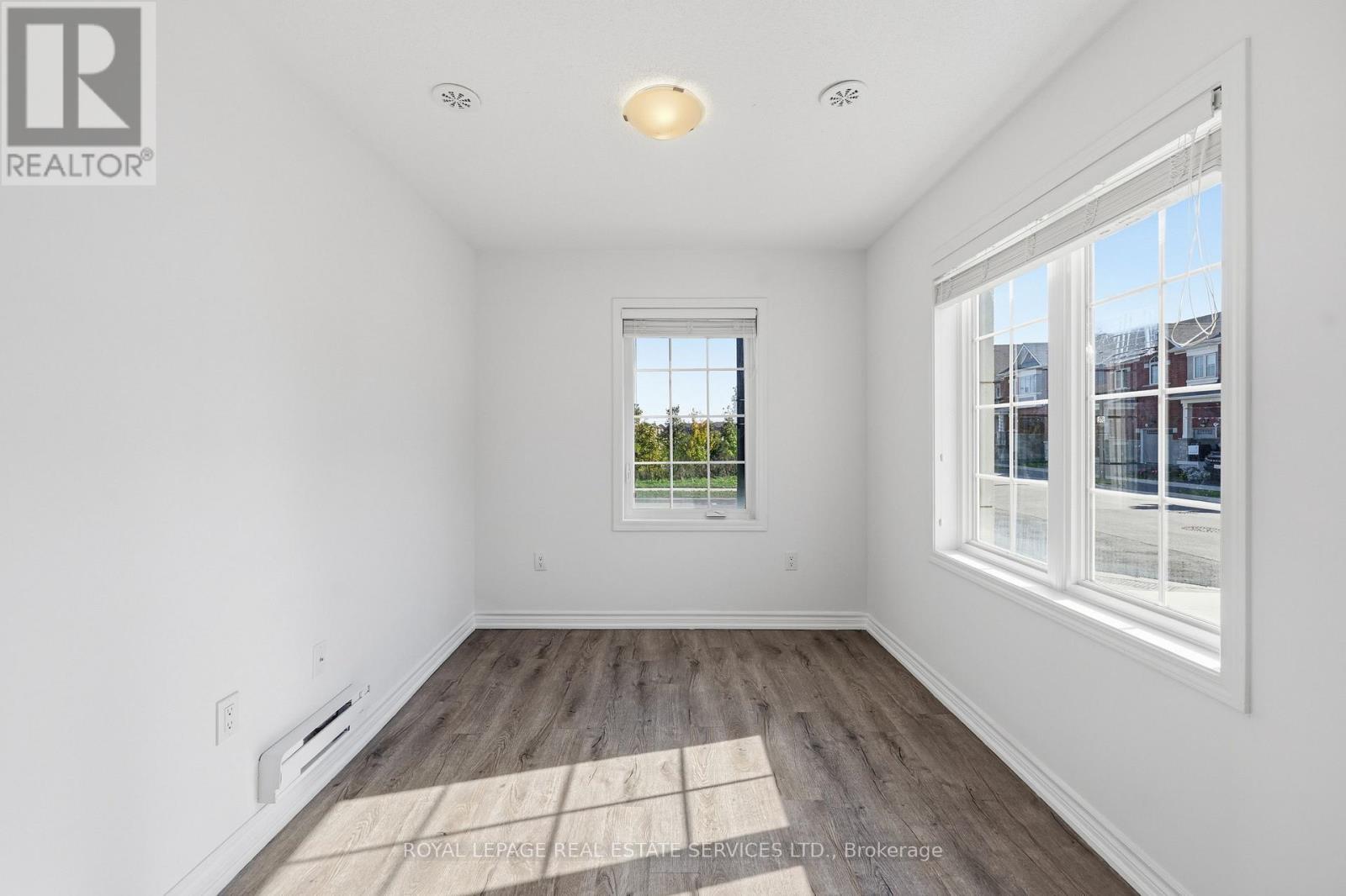 998 Balsam Court, Milton, Ontario  L9E 1R5 - Photo 7 - W14082016
