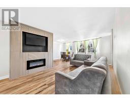402 - 5 FRITH ROAD, Toronto, Ontario