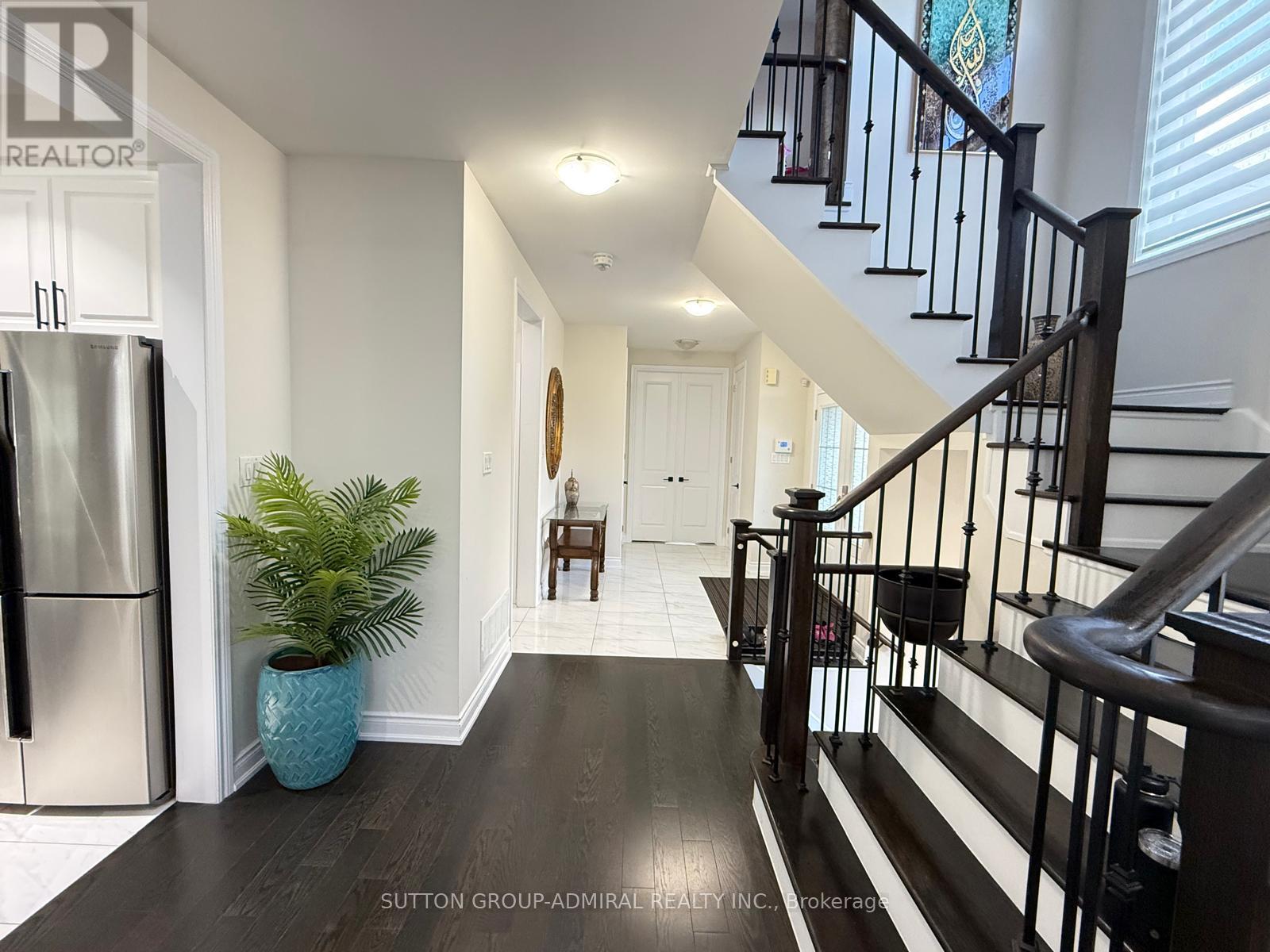 33 Elysian Fields Circle, Brampton, Ontario  L6Y 6E8 - Photo 5 - W14082036