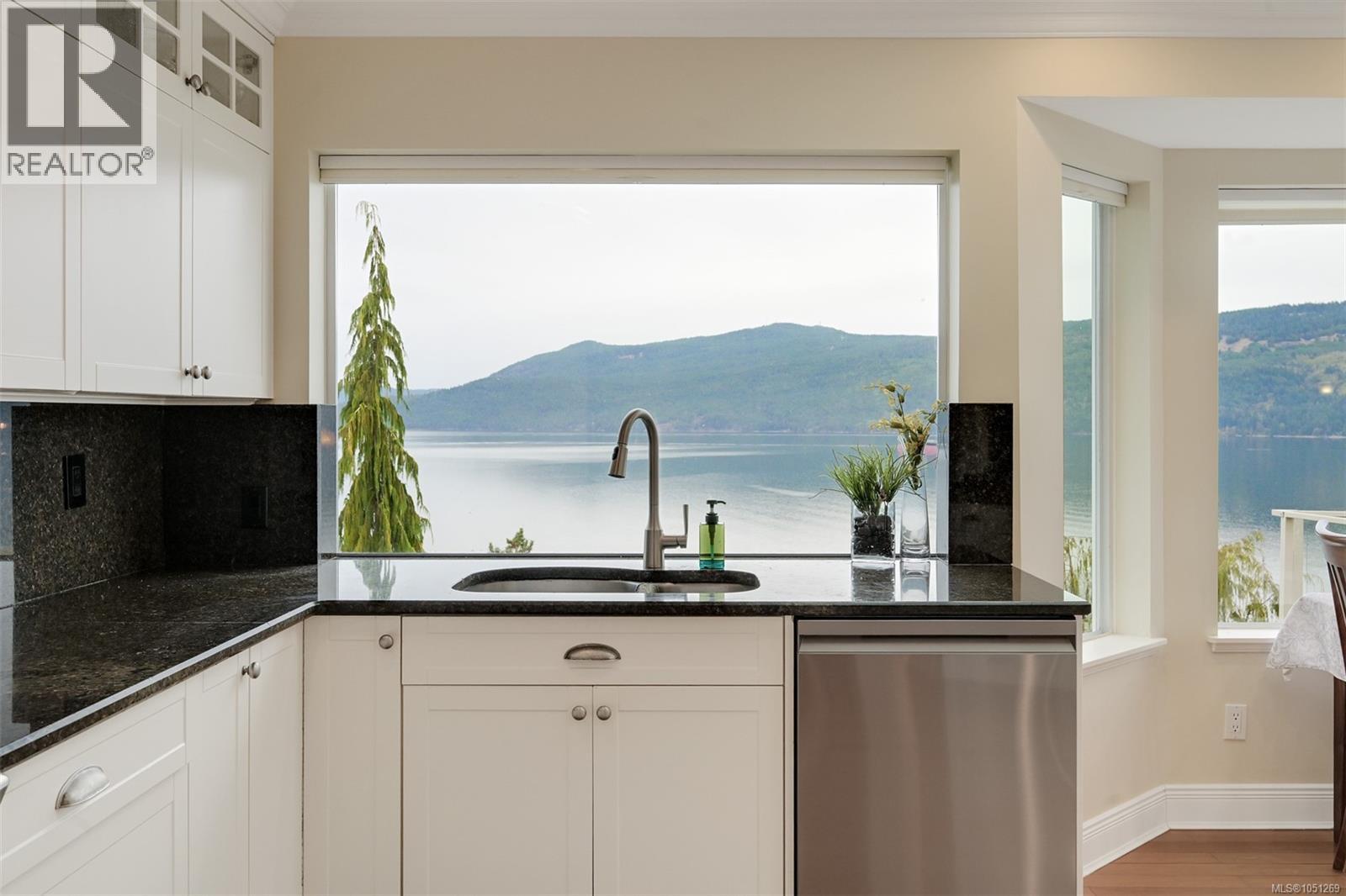 543 Marine View