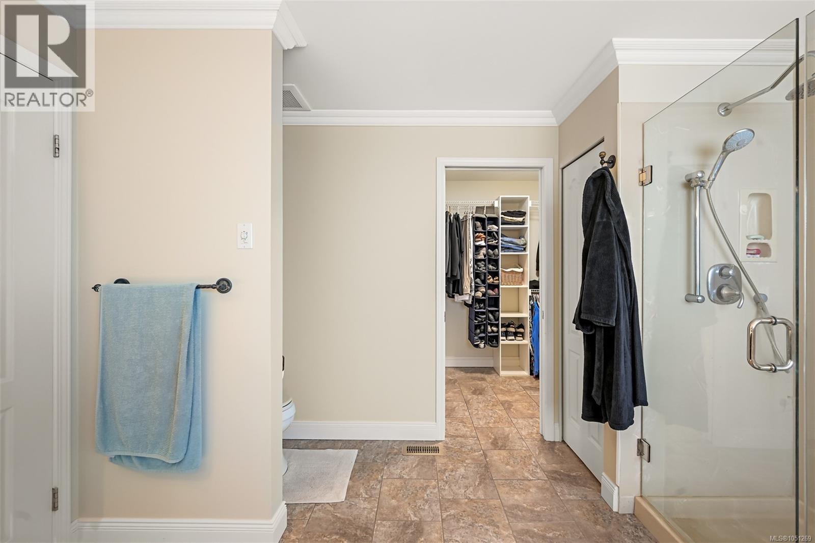 543 Marine View