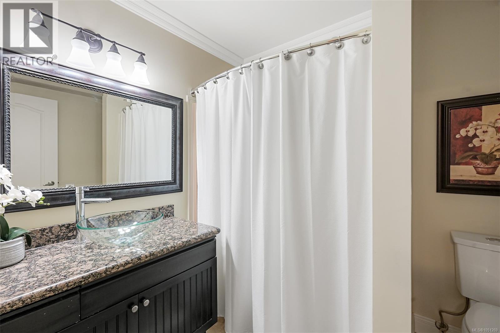 543 Marine View