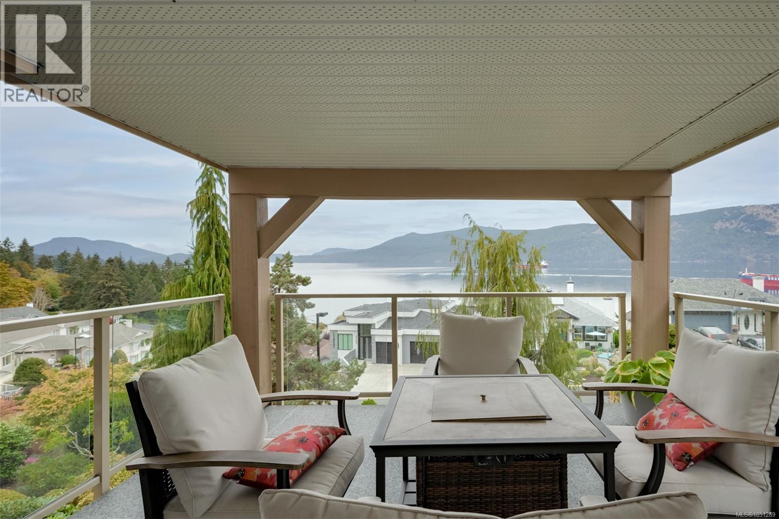 543 Marine View