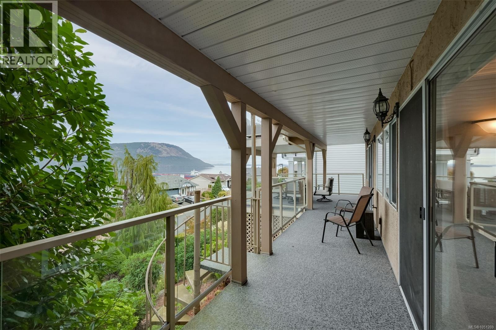 543 Marine View