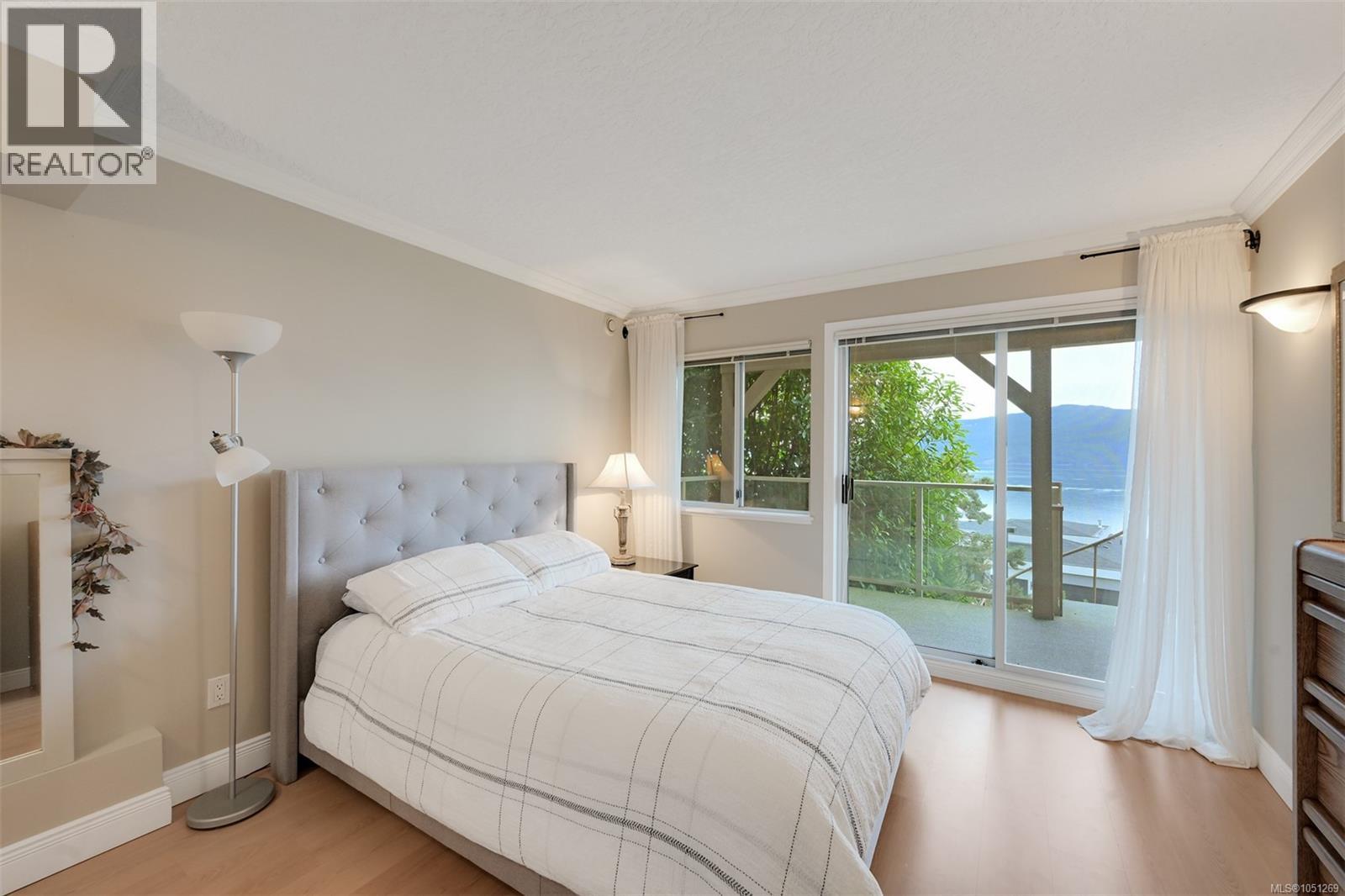 543 Marine View