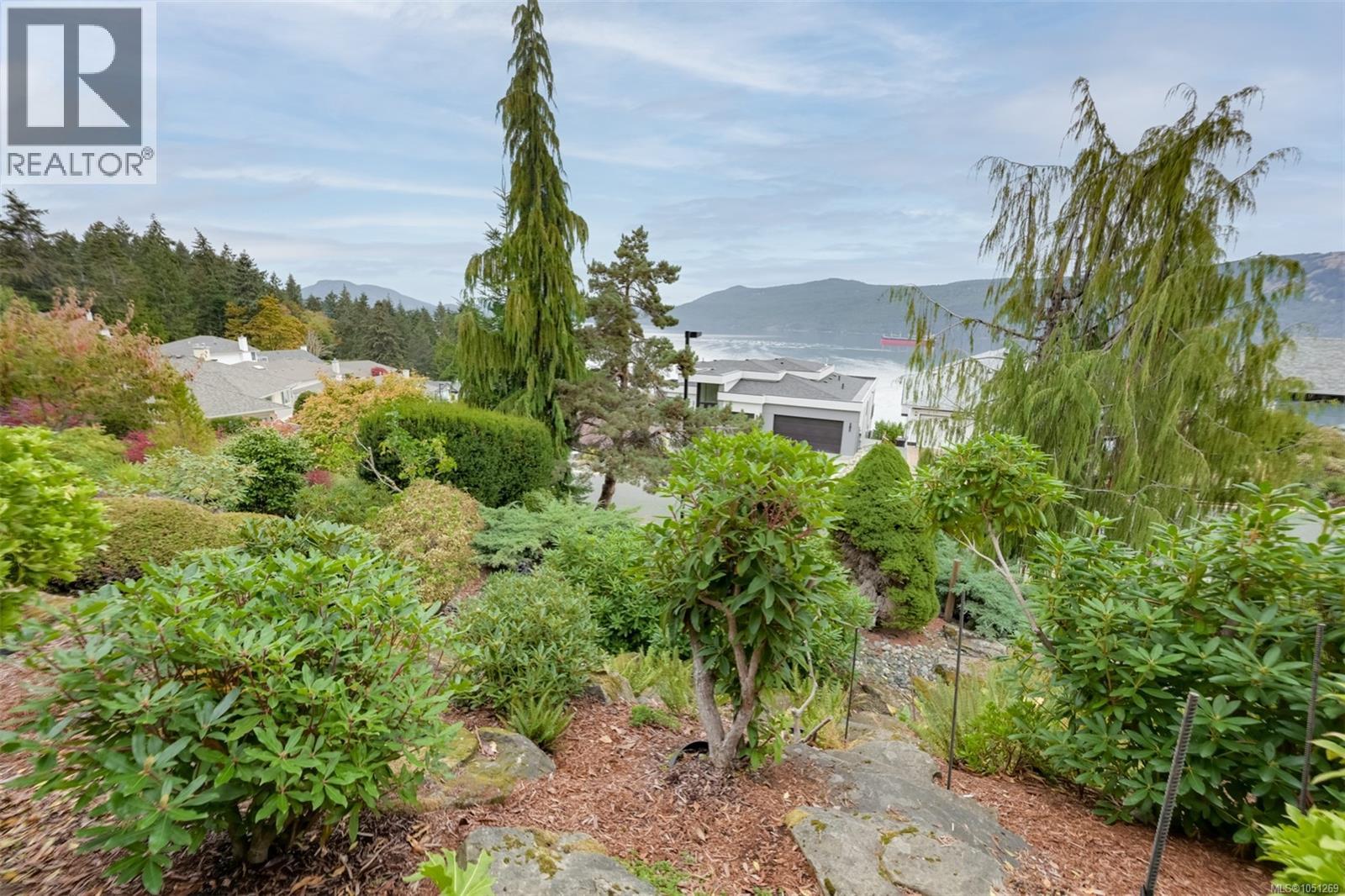 543 Marine View